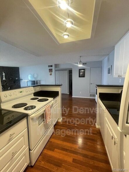 Building Photo - 14454 E Colorado Dr