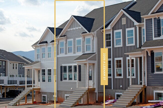 Building Photo - $500 Off 1st Month's Rent! BRAND NEW Crozet Townhome