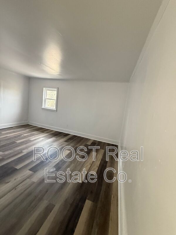 Building Photo - 124 S Chillicothe St