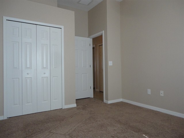 Building Photo - 3213 Dunstable Dr