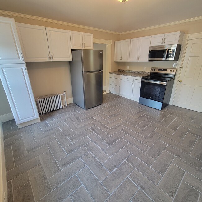 Building Photo - 15 Front St