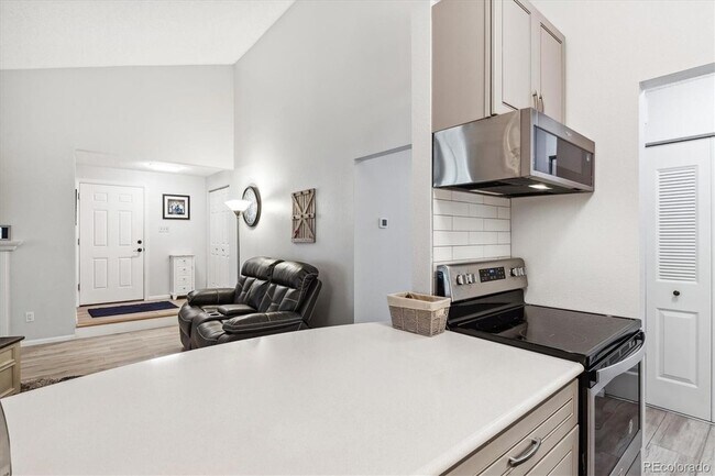 Building Photo - 8468 Everett Way