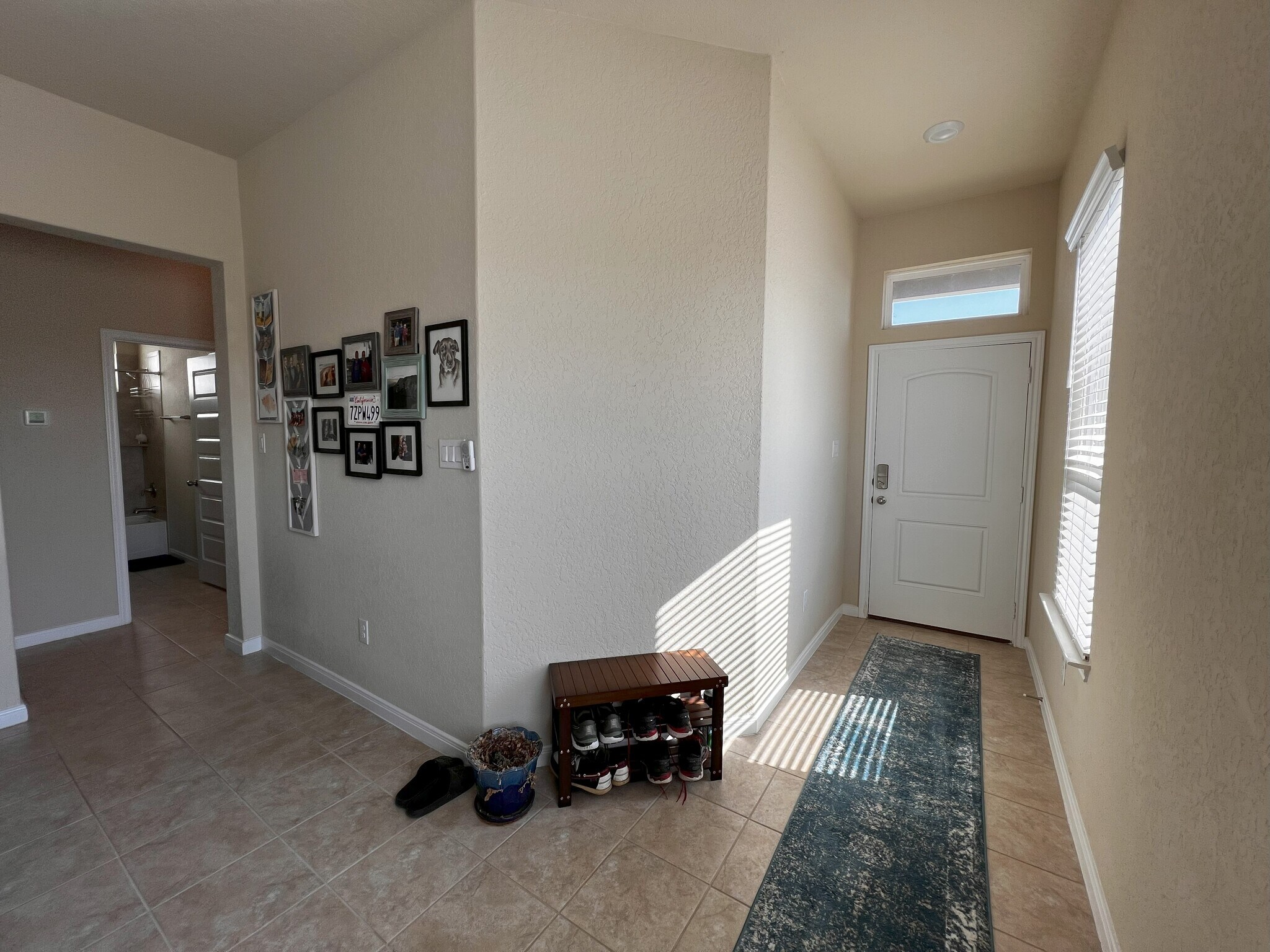 Foyer - 9186 Devils Riv