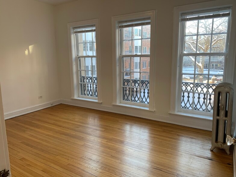 Building Photo - 1509 Oak Ave