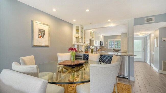 Building Photo - 1601 Pelican Point Dr