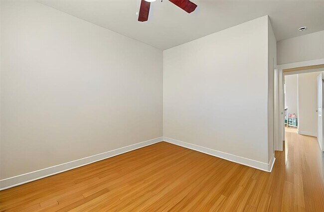 Building Photo - 13420 Lyndhurst St