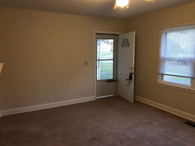 Building Photo - 2 BR 1 BA Bayshore Estates