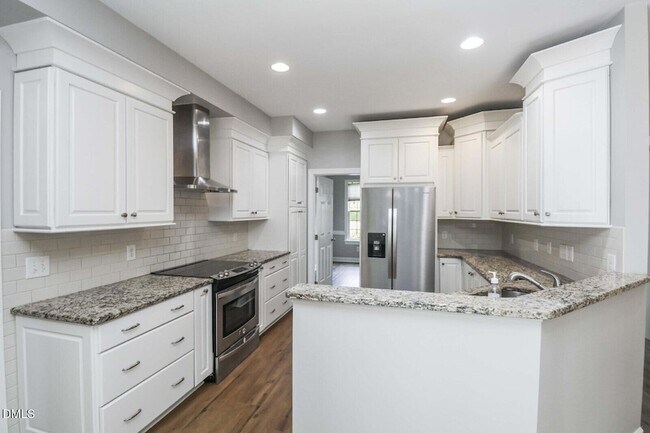 Building Photo - 301 Perry Creek Dr
