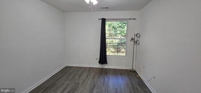 Building Photo - 20451 Chesapeake Square