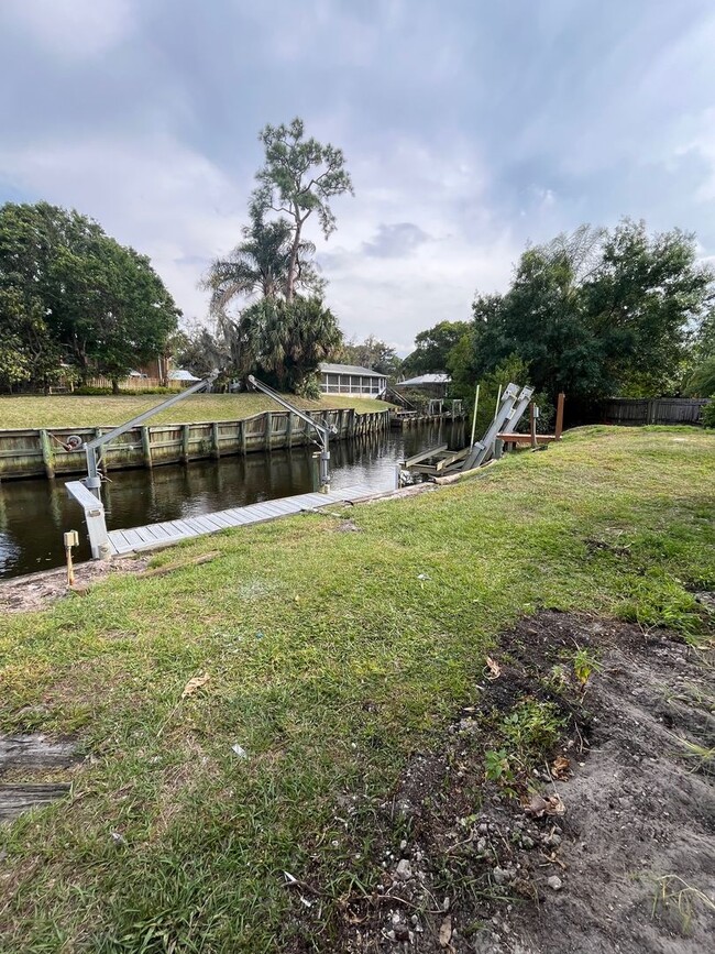 Building Photo - OCEAN ACCESS WATERFRONT! 3 bed / 2 bath wi...