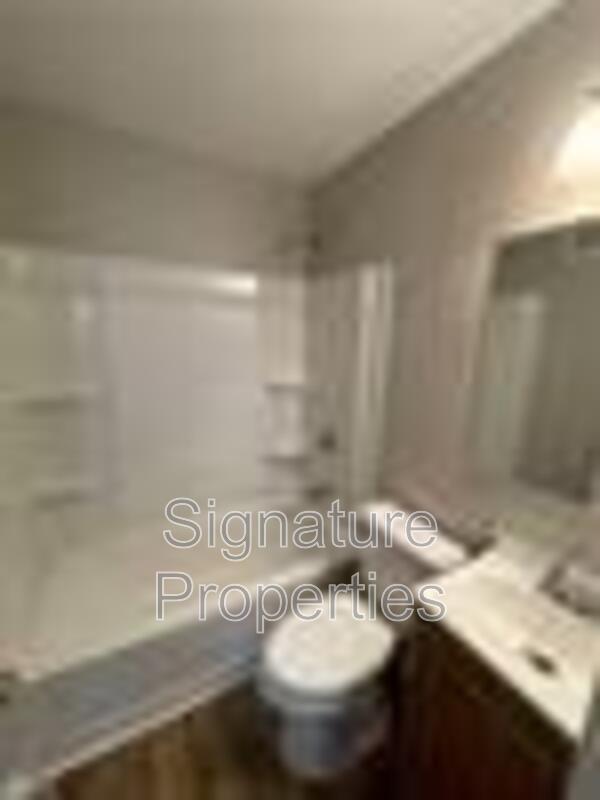 Building Photo - 631 Quincy St