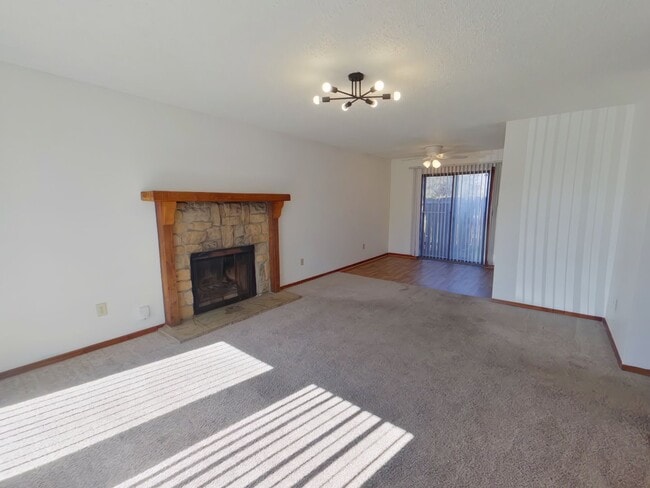 Building Photo - 3959 N Garland Cir