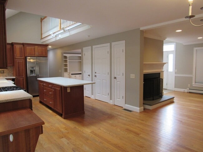 Building Photo - 46 Winsome Rd