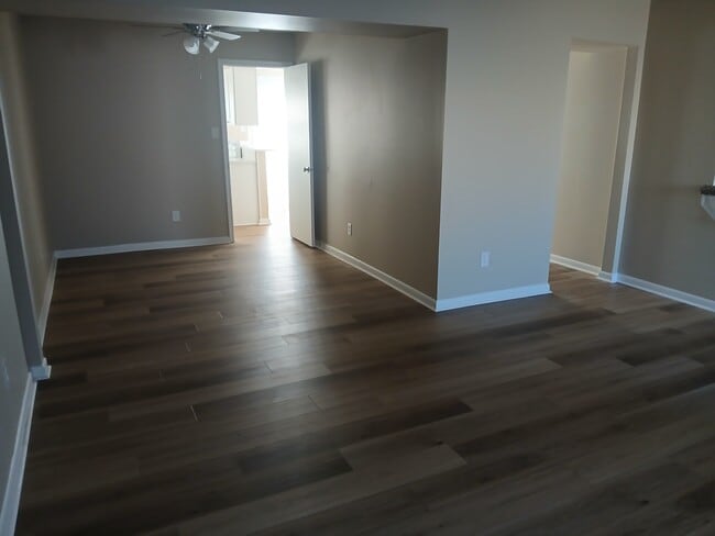 Building Photo - 412 Chinaberry Cir