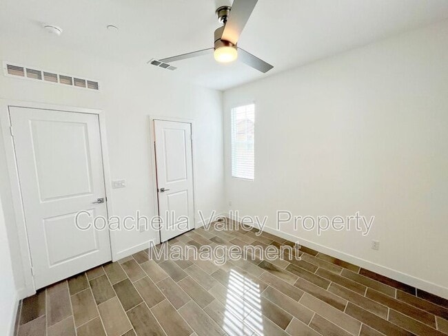 Building Photo - 41168 Emory Ln