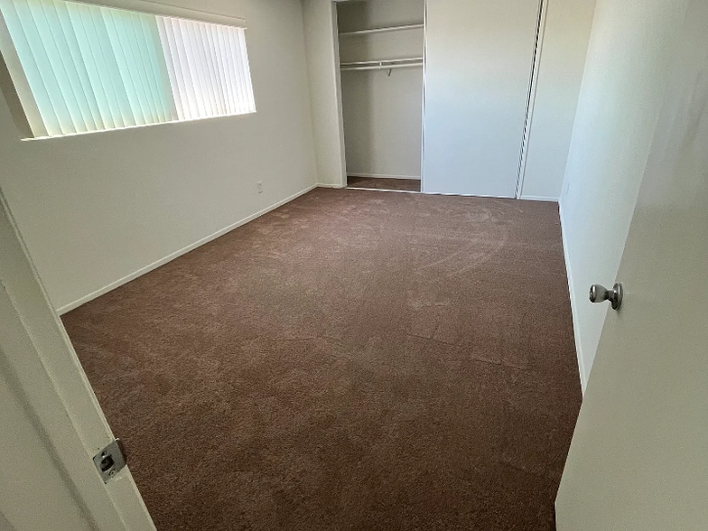 Building Photo - 10541 National Blvd