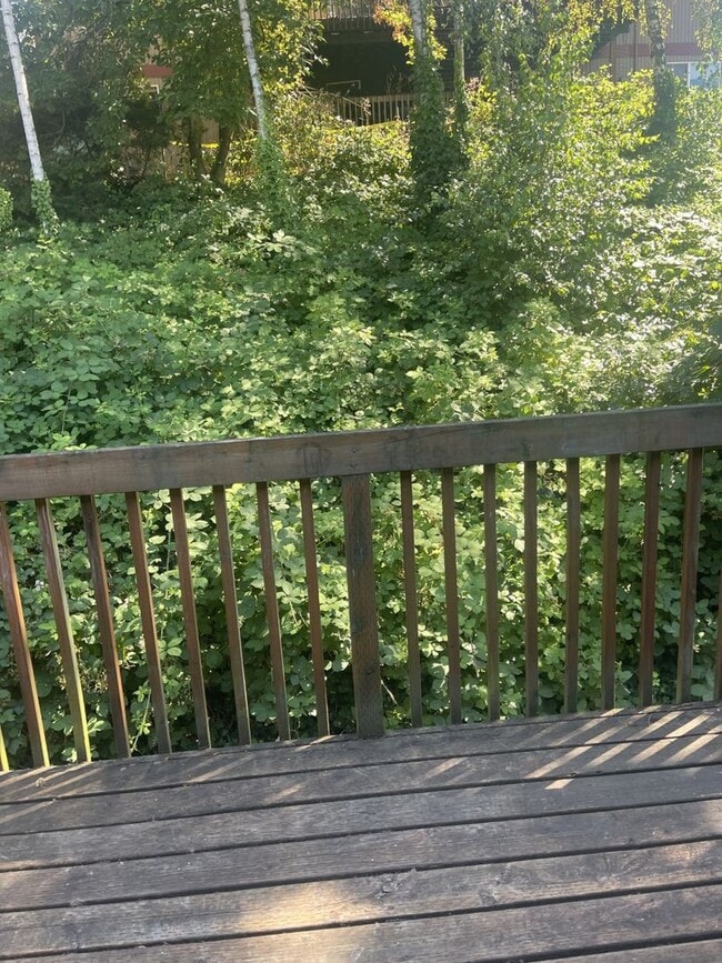 Building Photo - Charming Two Bedroom  Near Downtown Vancouver