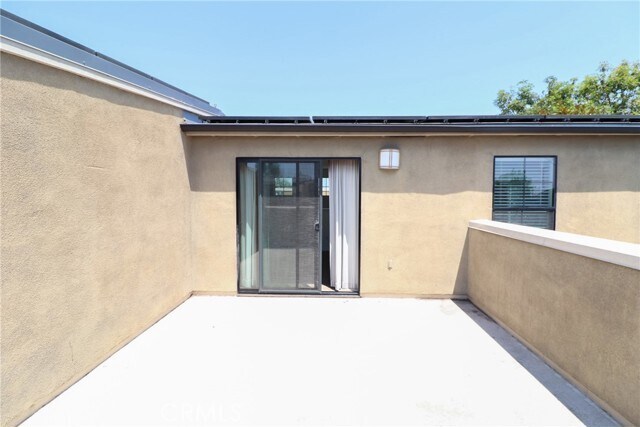 Building Photo - 561 W Maple Ave