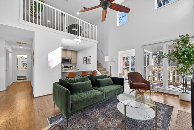 Building Photo - 1002 Cupp Ln