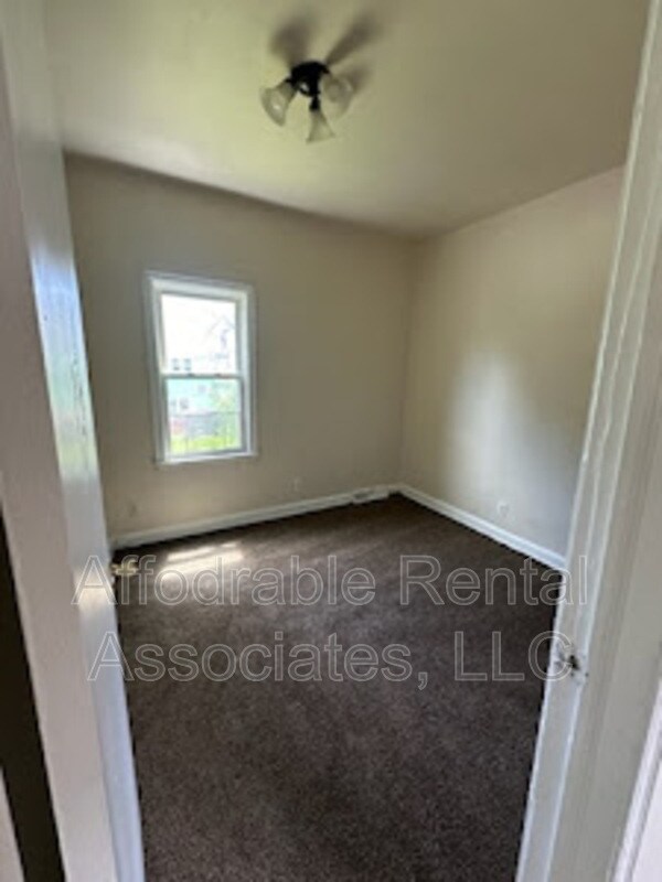 Building Photo - 1911 S 11th St