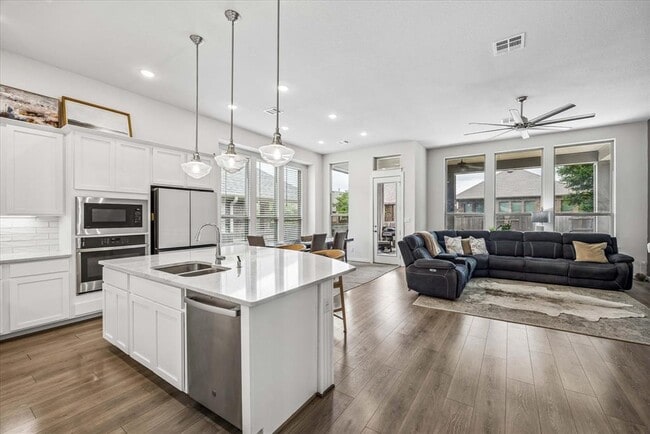 Building Photo - 320 Teakmill Trail