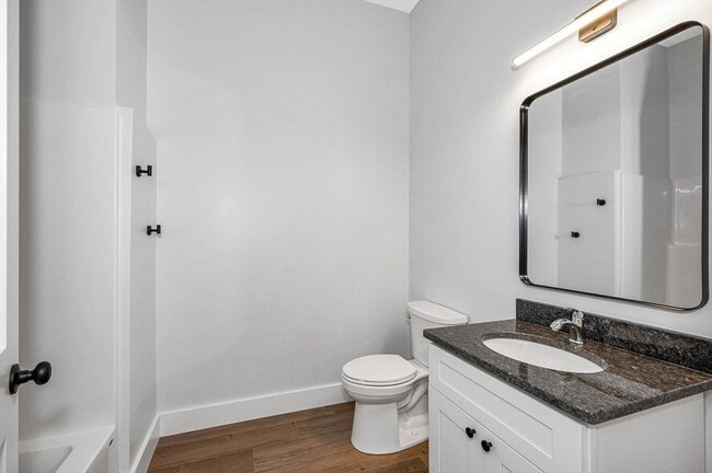 Building Photo - 241 W 6th St