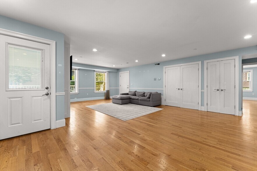 Building Photo - 152 Savin Hill Ave