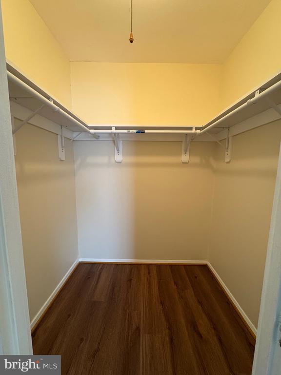 Building Photo - 11925 Parklawn Dr