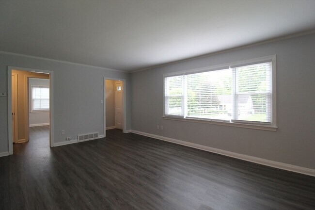 Building Photo - 3 Bedroom 1 Bath Home In Prairie Village