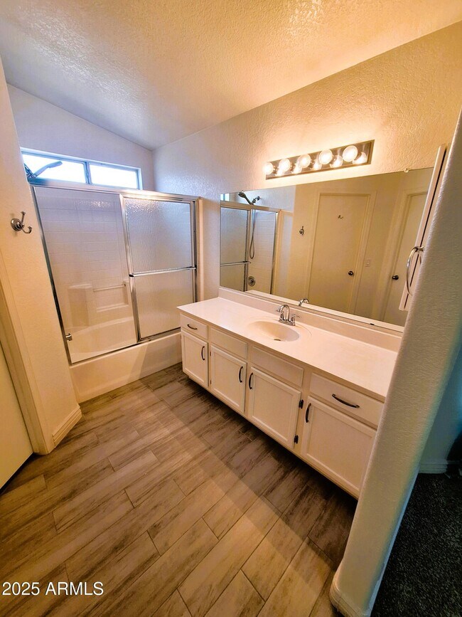 Building Photo - 8512 W Tuckey Ln