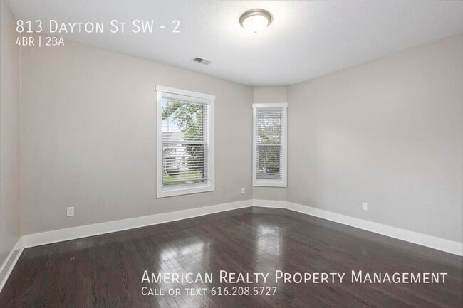 Building Photo - 813 Dayton St SW