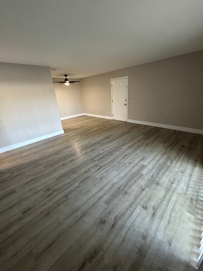 Building Photo - 101 Bent Tree Dr