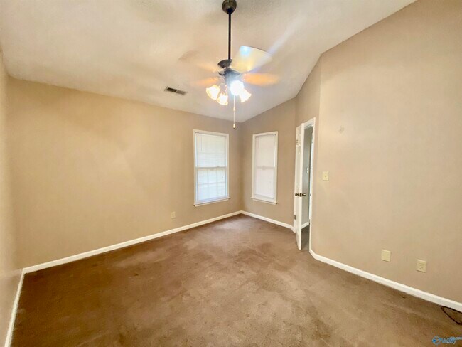 Building Photo - 1110 Liberty Dr