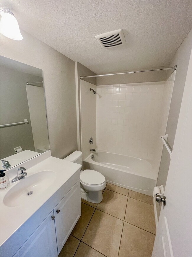 Building Photo - 3872 Shimmering Oaks Dr