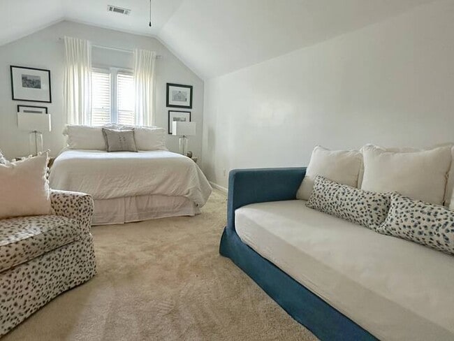 Building Photo - 4462 Cape Cod Dr