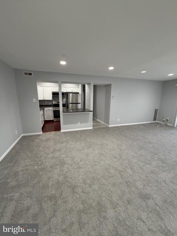 Building Photo - 10122 Campus Way S