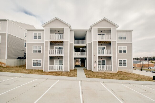 Building Photo - PARKWEST
