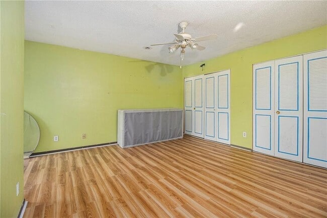 Building Photo - 112 Camelot Dr