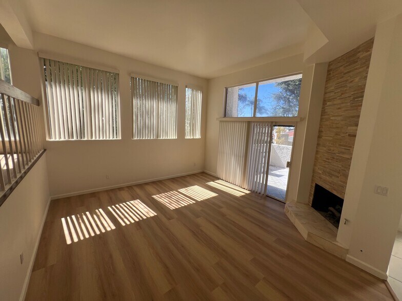 Building Photo - 6818 Caminito del Greco