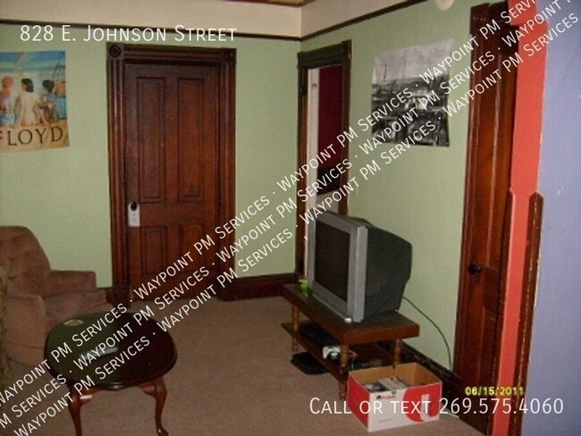 Building Photo - 828 E Johnson St