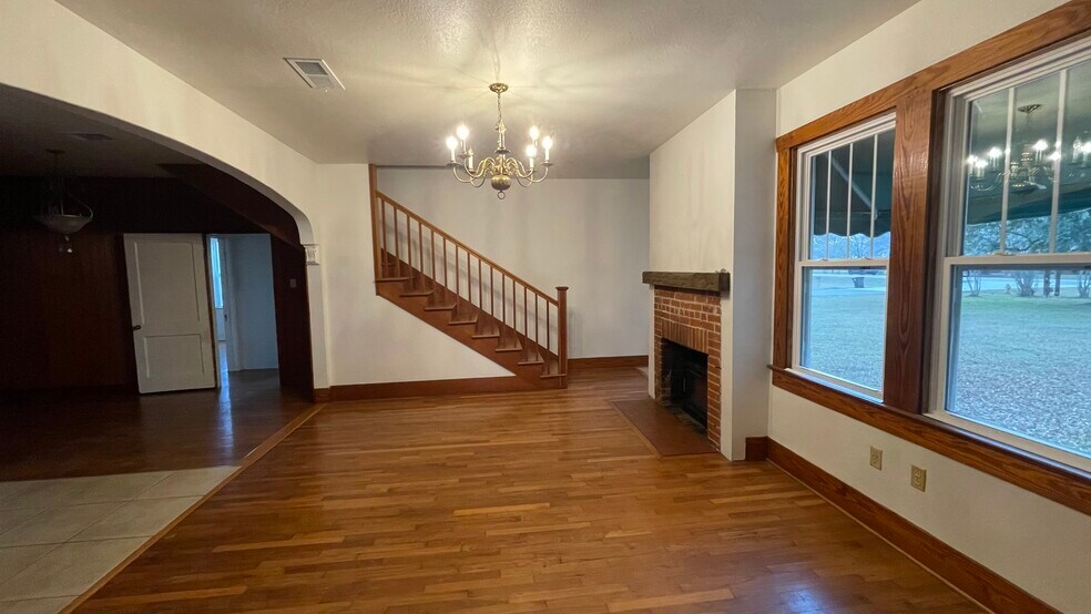 den - 11944 Joor Rd