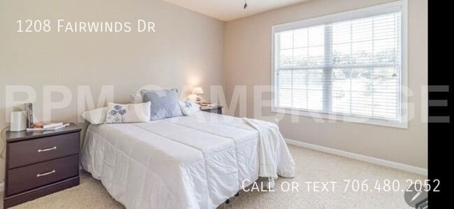 Building Photo - 1208 Fairwinds Dr