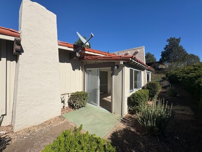 Building Photo - Beautiful 2B/2BA Home in Rancho Bernardo i...