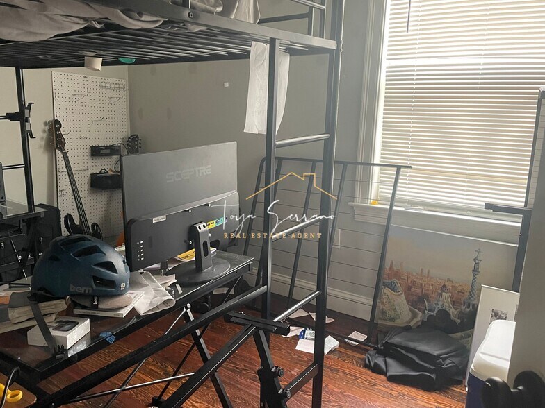 Building Photo - 47 Beech Glen St