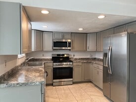 Building Photo - 8533 Gray Ct