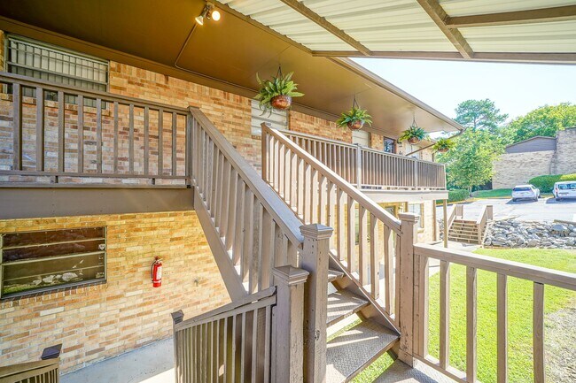 Building Photo - 125 Carl Dr