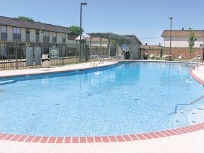 Pool - Oak Meadow Villa Apartments