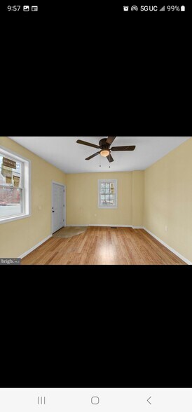 Building Photo - 565 Lamberton St