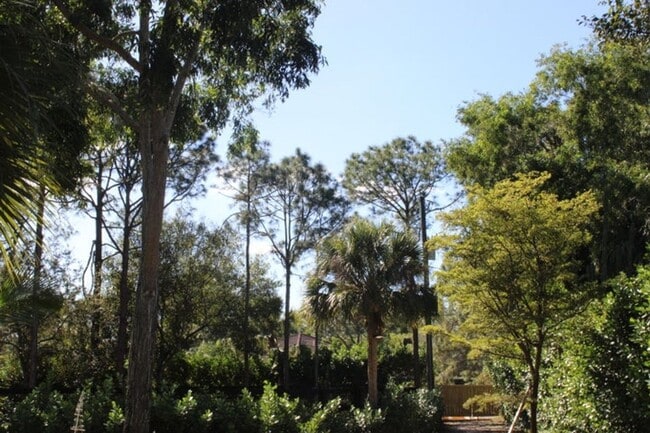 Building Photo - 930 Rambling Dr Cir