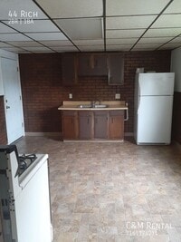 Building Photo - 44 Rich-